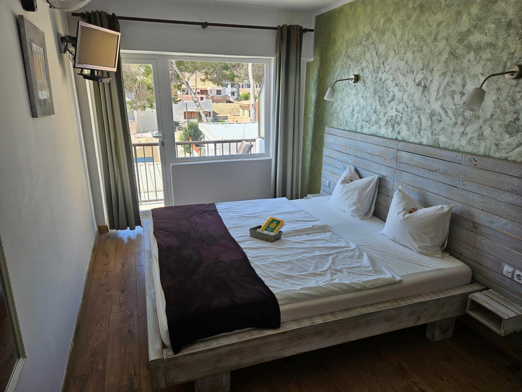 Seven Hostal Cala Millor  Luaran gambar