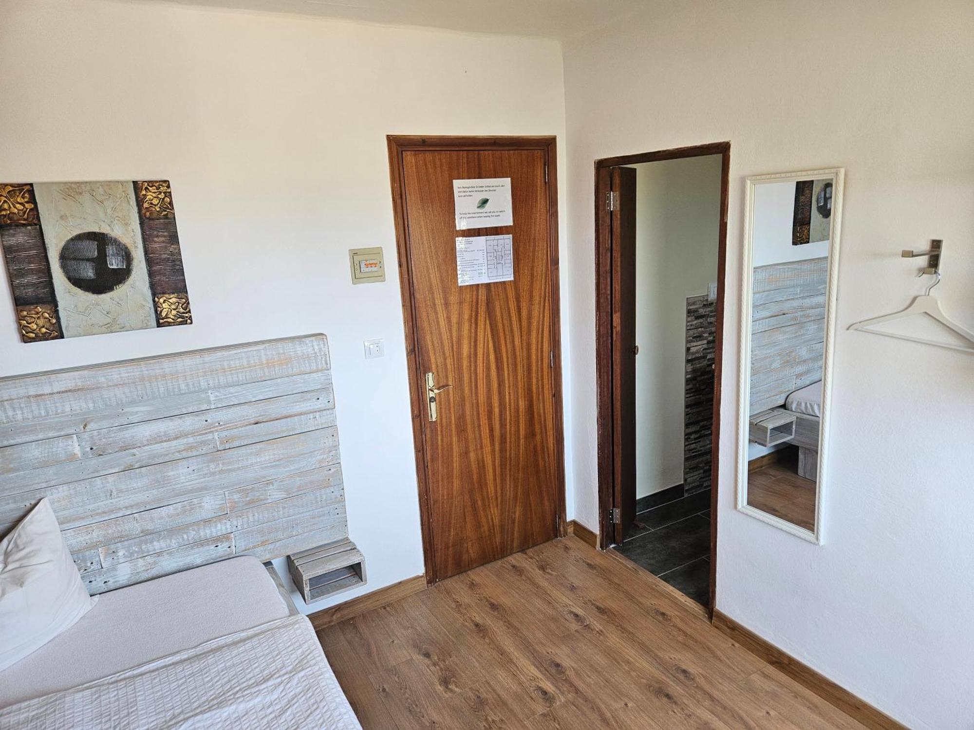 Seven Hostal Cala Millor  Luaran gambar
