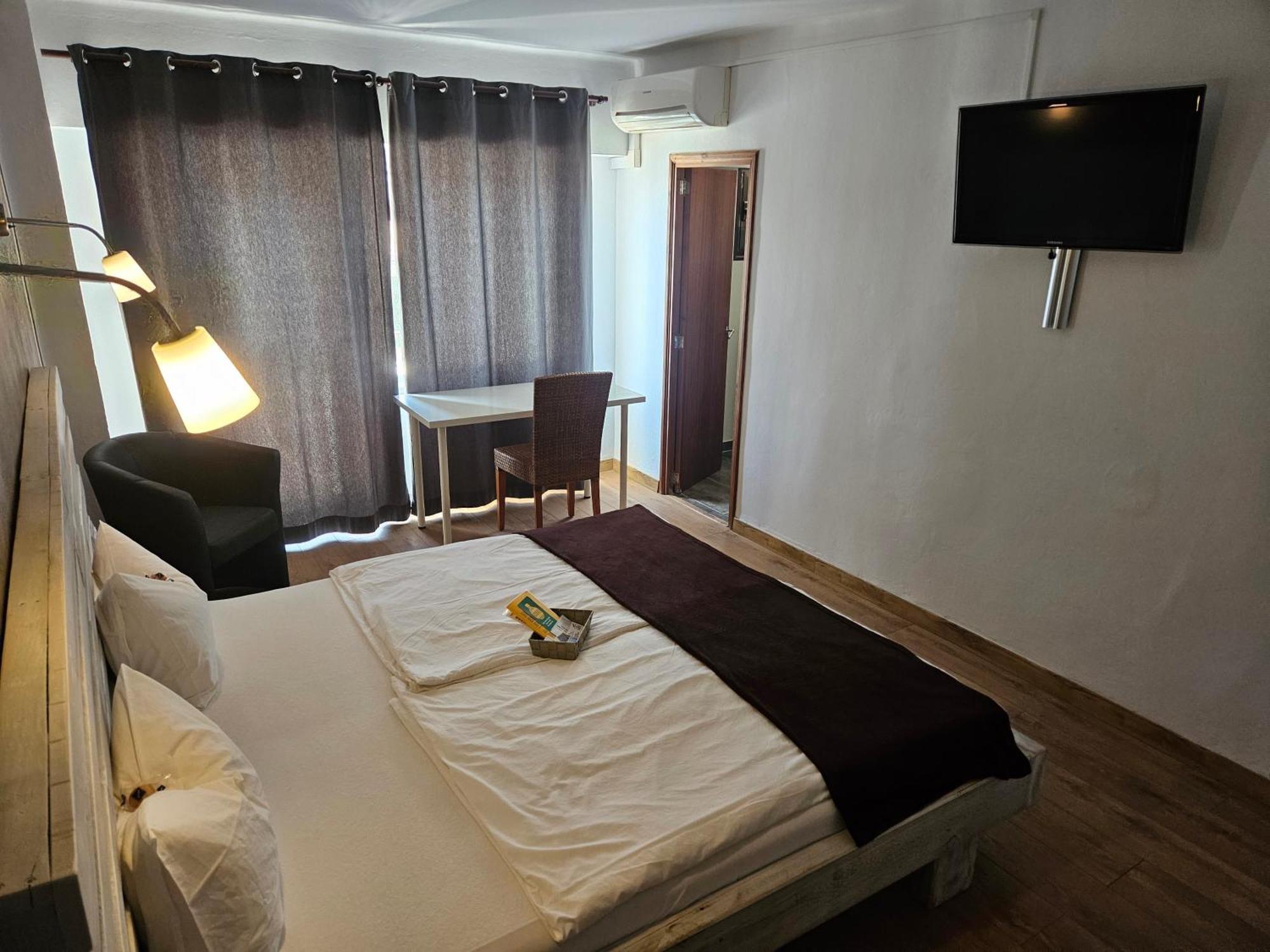 Seven Hostal Cala Millor  Luaran gambar